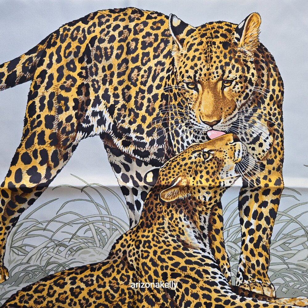 PERFECT Hermès Jungle Love Silk Scarf Leopards Robert Dallet - Picture 6 of 17
